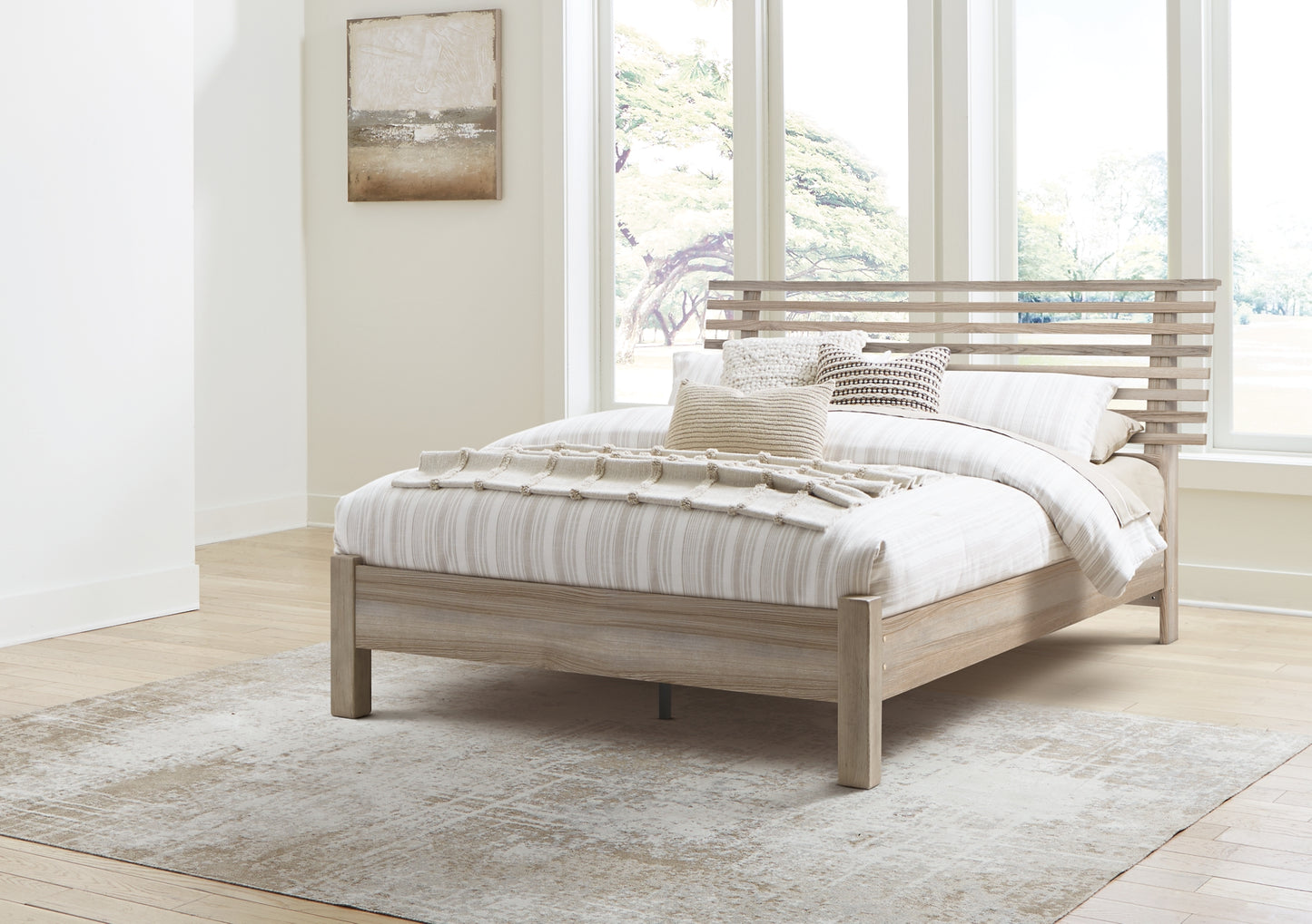 Hasbrick Queen Panel Bed with Dresser